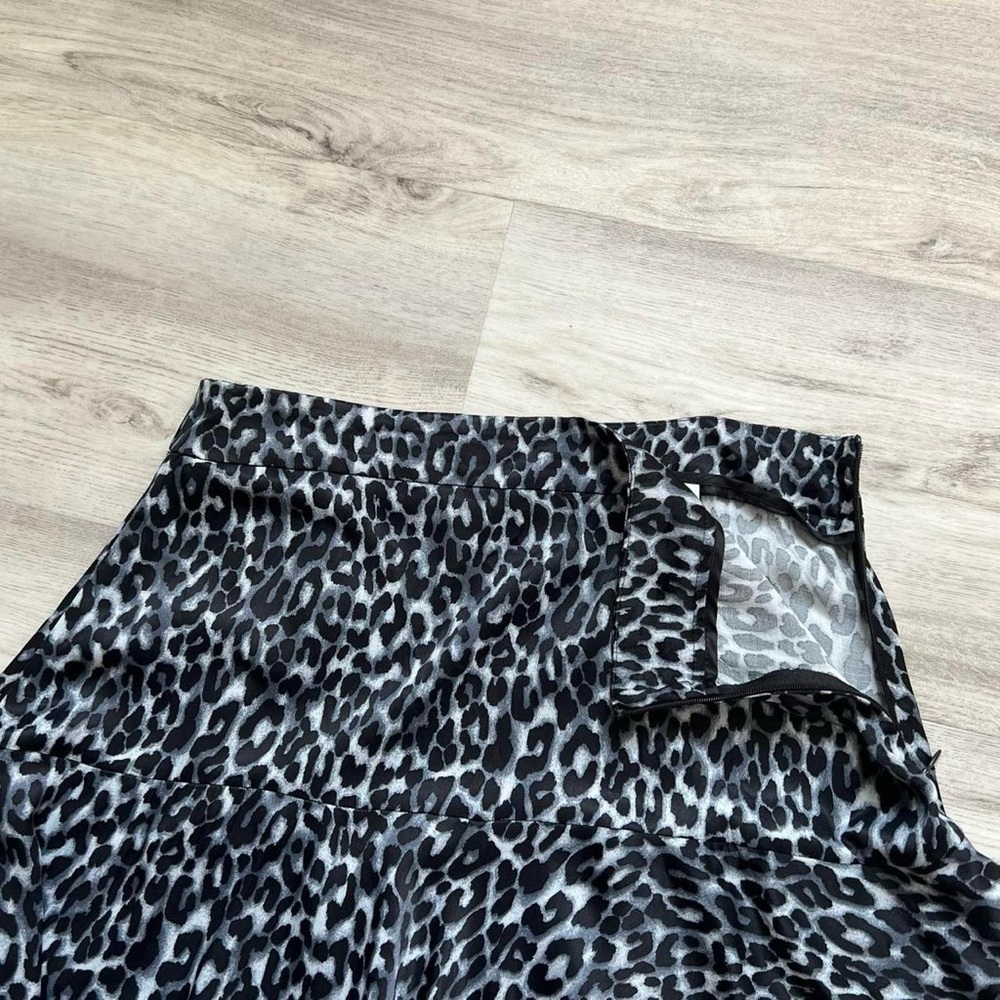 Zara Gray Leopard Print Skort - Picture 4 of 6